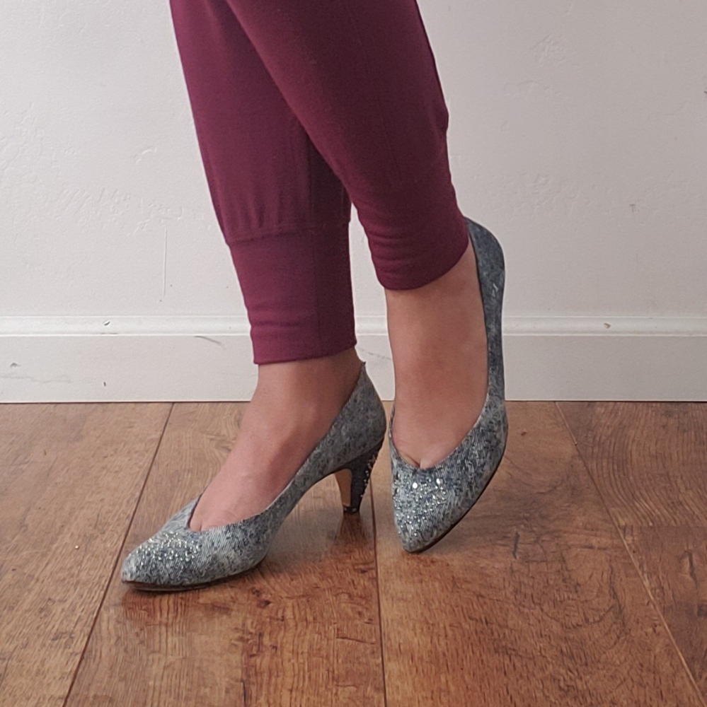 Espanola Jeans Closed Toe Pumps Size 8 1/2